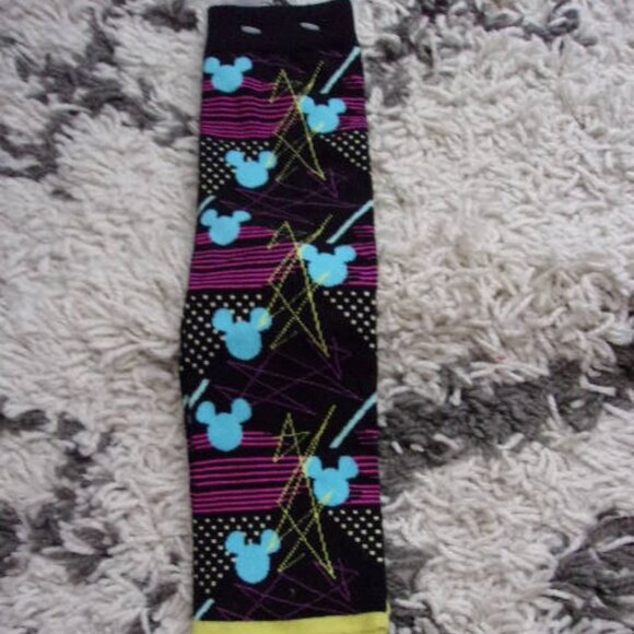 New in package Mickey Retro socks Disney parks Women/men - Picture 3 of 3
